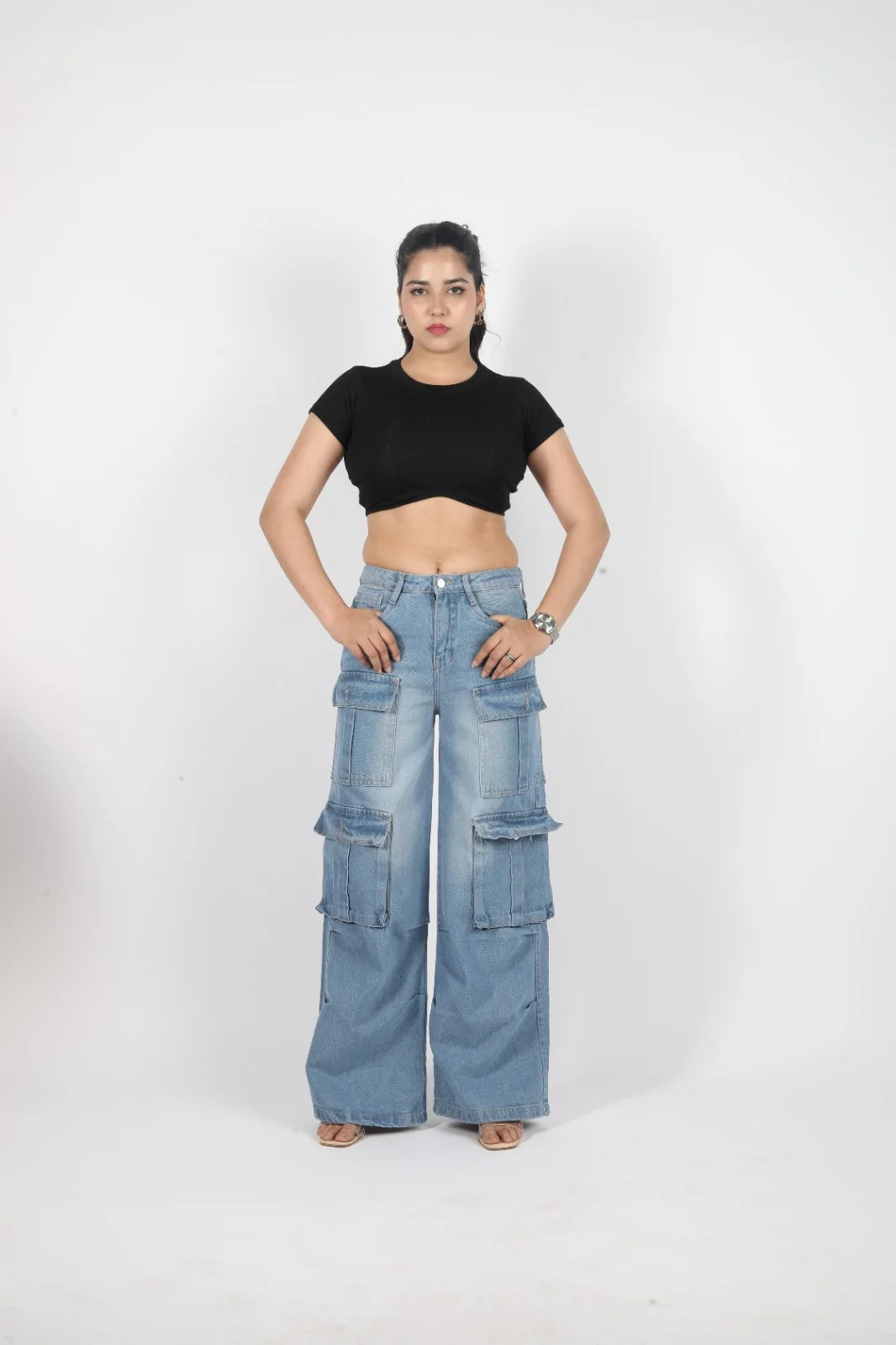 Wide-Leg Utility Cargo Jeans in 100% Cotton Denim | Light-Medium Wash detail view 3